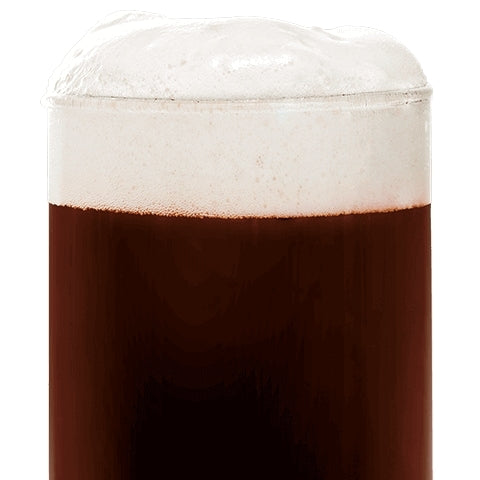 Nærbilde av et glass fylt med mørkt øl, brygget med BEST Special X Malt (300-400 EBC) 100g fra Bestmalz, toppet med et tykt, skummende skum.