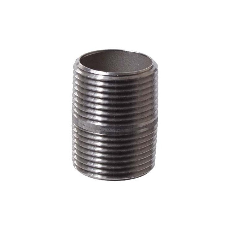Brewshop Tønnenippel 3/4" NPT er en rørnippel i metall med gjengede ender, laget av rustfritt stål 304, ideell for tilkobling av rør i rørlegger- eller industrioppsett.