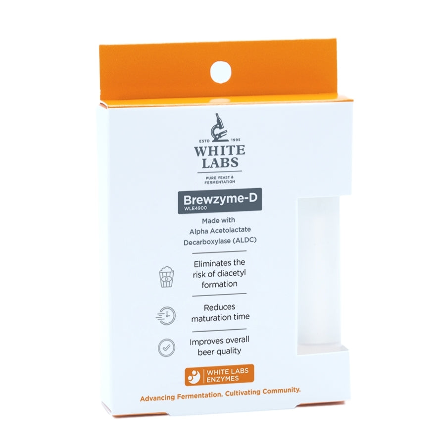 White Labs WLE4900 Brewzyme-D 10 ml (ALDC) har et hvitt og oransje design som fremhever de viktigste fordelene: eliminerer risikoen for diacetyl, reduserer modningstiden og forbedrer ølkvaliteten.