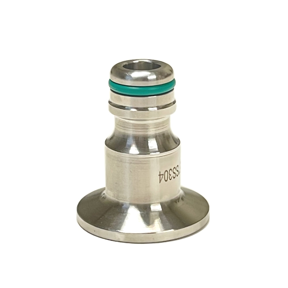 Brewtools 34 mm Tri-Clamp til Gardena er et beslag i rustfritt stål med grønn O-ring og bred base, vist på hvit bakgrunn.