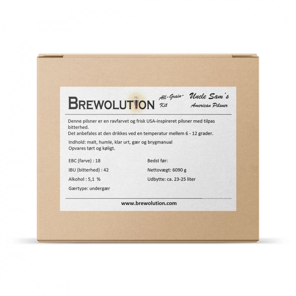 En pappeske merket Brewolution Uncle Sam´s American Pilsner - allgrain ølsett, med produktdetaljer og bryggeriinformasjon trykt på en hvit etikett.