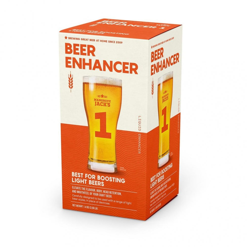 Mangrove Jacks Beer Enhancer 1 (1,4 kg) har en oransje og hvit emballasje med et høyt ølglass, perfekt til lyse ekstraktsett. Ideell for ølbrygging-fans som ønsker å booste lettere ølstiler med kvaliteten til Mangrove Jacks.