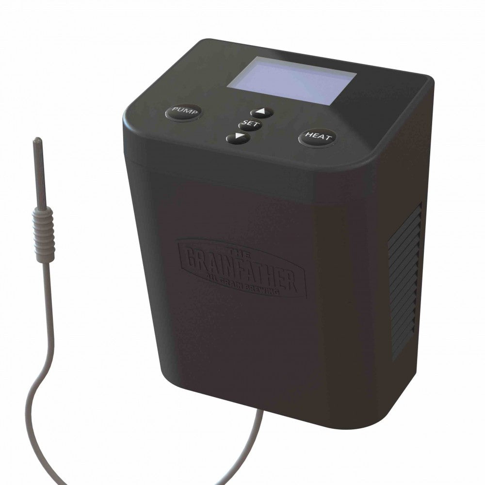 Grainfather G30 Connect Control Box fra Grainfather er en svart Bluetooth-kontroller med display, pumpe-/innstillings-/oppvarmingsknapper og en spiralformet sonde - perfekt for automatisert brygging med Grainfather-systemet ditt.