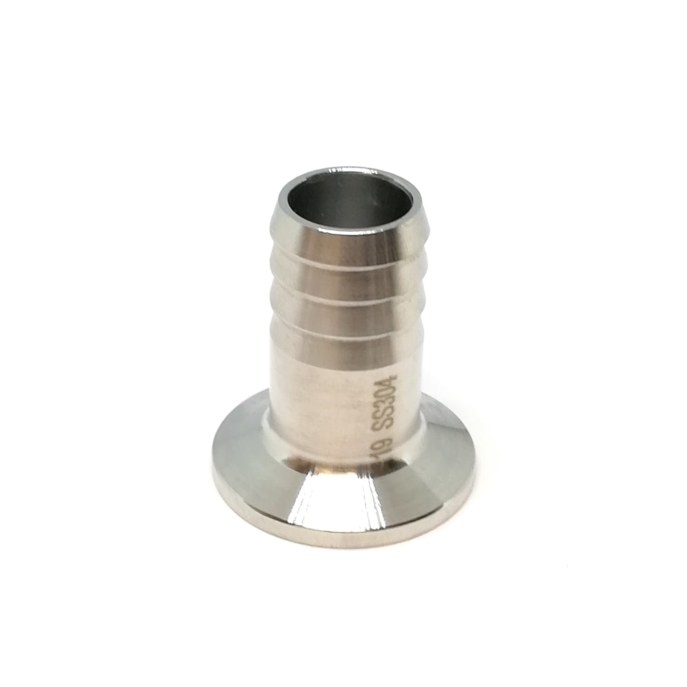 Brewshop 34 mm Tri-Clamp til 19 mm slangenippel er en slangekobling i rustfritt stål med flensbunn og riflet kobling, designet for sikker festing til slanger eller rør.