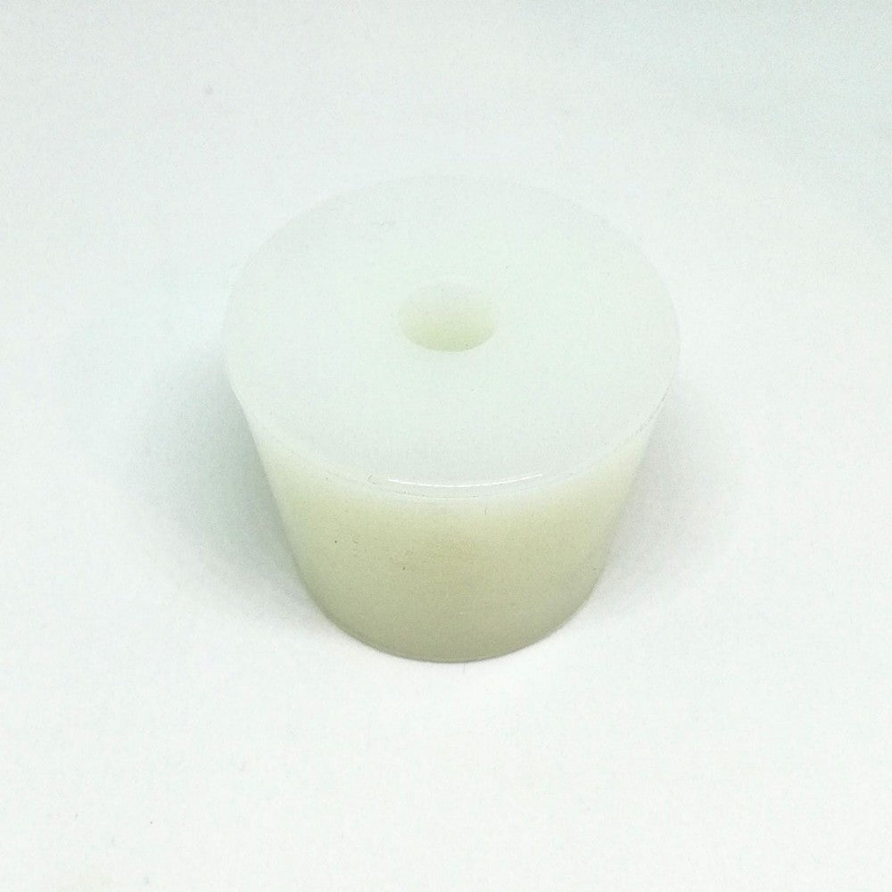 Grainfather Silikonpropp med hull til Conical Fermenter (D32-40) er en hvit silikonpropp med et sentralt hull, 32 mm indre diameter og 40 mm ytre diameter, vist på en vanlig hvit overflate.
