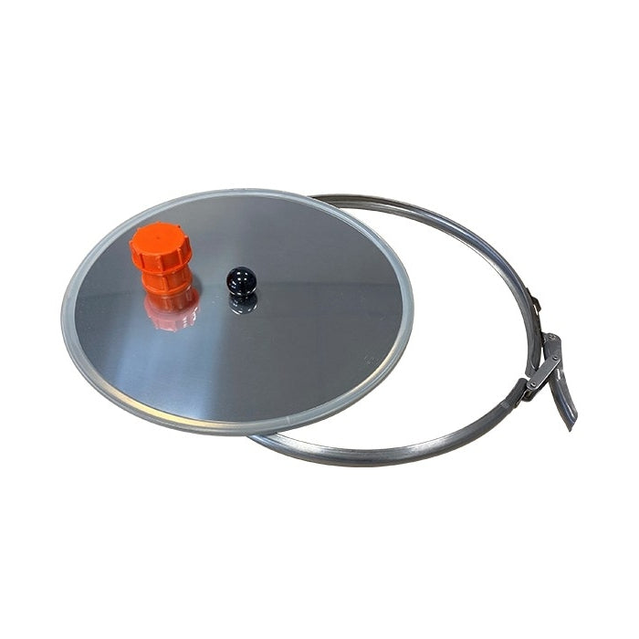 Speidel Fermentation Kit Braumeister 50L lokk har en metalldesign med oransje ventil, svart knott, avtakbar låsekant og et design som er inspirert av Braumeister lokk for temperaturkontrollert gjæring.