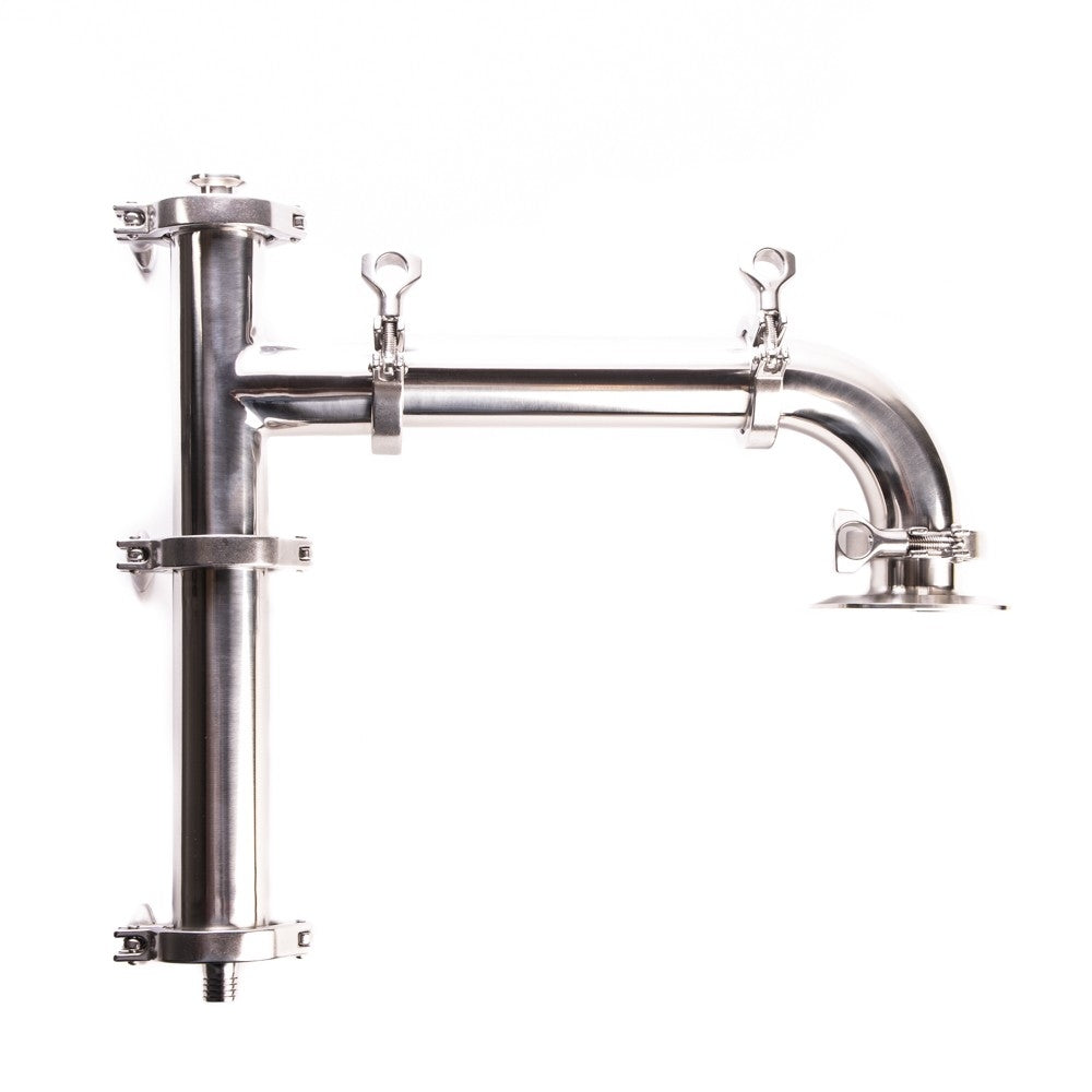 Dampkondensator til Brewtools fra Brewtools, komplett med klemmer og koblinger, perfekt for ølbrygging. Kan plasseres horisontalt og vertikalt, vist mot hvit bakgrunn.