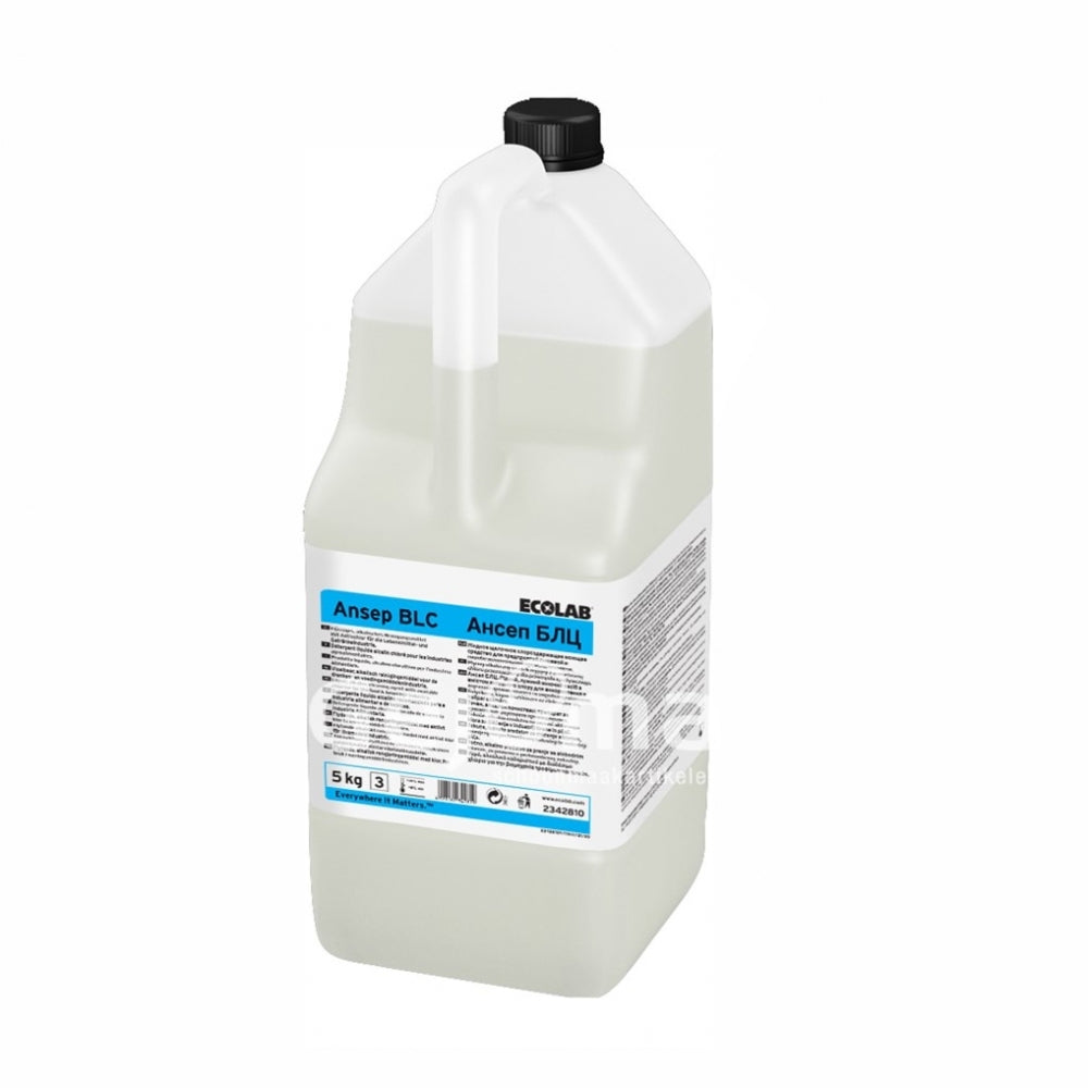 En 5 kg Ecolab Ansep BLC Beer Line Cleaner-beholder med håndtak og svart lokk, fylt med klar væske, vises mot en vanlig hvit bakgrunn.