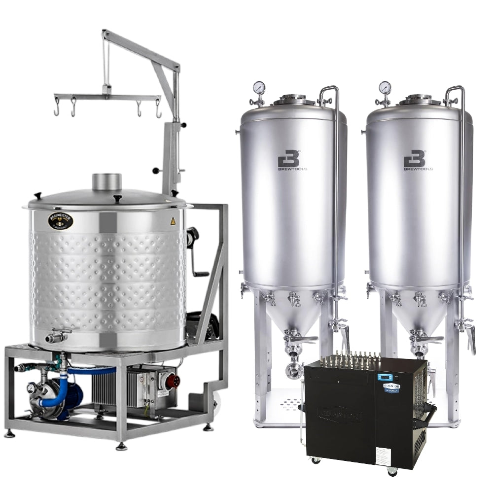 En gruppe sølvfargede tanker, ideelle for Brewshop Startsett 200L mikrobryggeri (Bestillingsvare) eller som en del av et Speidel Braumeister bryggesystem 200 liters oppsett.