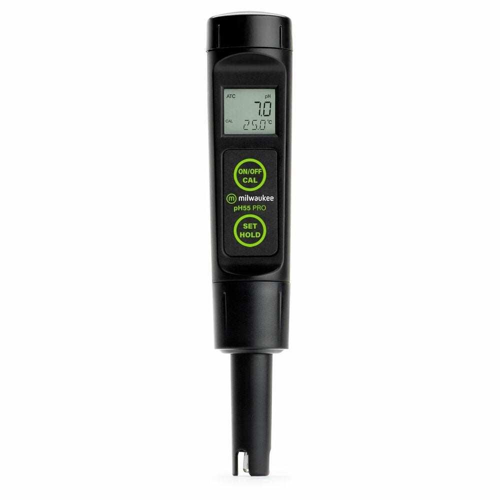 Milwaukee PH55 PRO er et digitalt pH-meter med utskiftbar probe og automatisk temperaturkompensasjon. Displayet viser pH 7,0 og 25,0 °C, og fronten har ON/OFF-, CAL-, SET- og HOLD-knapper-perfekt for ølbrygging.