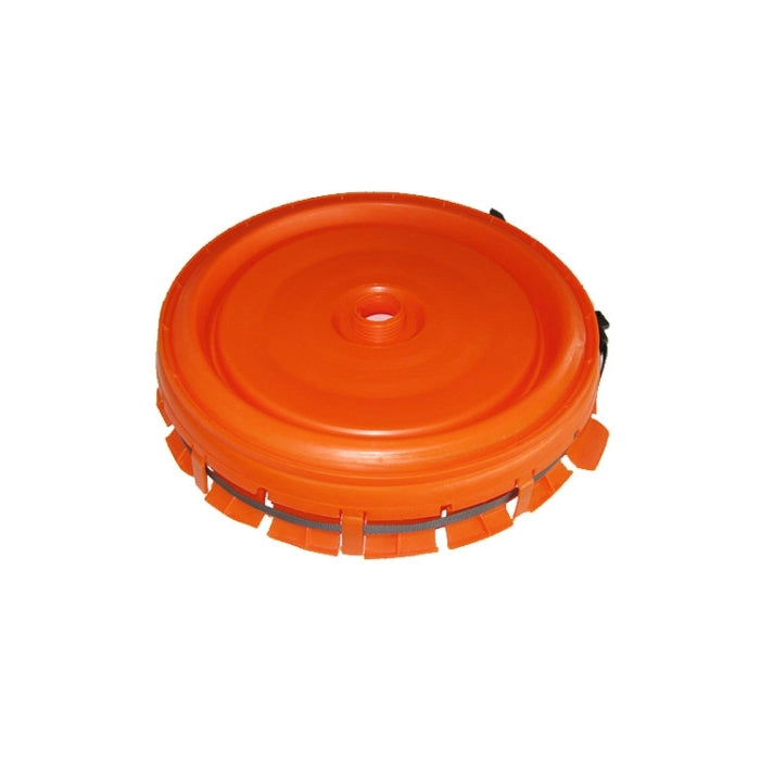 Et rundt, oransje reservelokk i plast med riflede kanter og et hull i midten, designet for Speidel 60L & 120L gjæringskar, fra Speidel, vises mot en hvit bakgrunn.