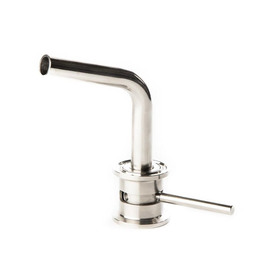 Brewtools Justerbar Dip Tube for B40pro, B80pro og B150pro er laget av rustfritt stål og designet for presis væskekontroll, med en buet tut, horisontalt spakhåndtak og Tri-Clamp-tilkobling.