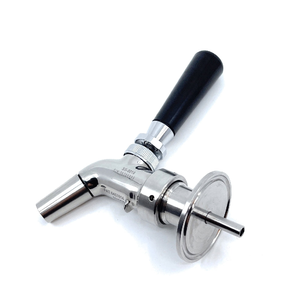 En 1,5" TC Shank - gjennomføring til tri-clamp tappetårn fra Project Brew, i rustfritt stål 304 med svart håndtak og rund monteringsflens, isolert på en hvit bakgrunn.