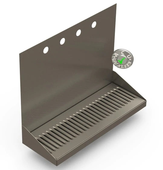 ACU Precision Sheet Metal Wall Mount Drip Tray - Hull for 4 kraner (45,7 cm bred) har en lamellbunn, fire monteringshull på toppen og en robust design i rustfritt stål - ideell for sammenkobling med tappekraner eller som et veggmontert dryppbrett.