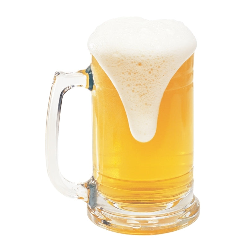 Et ølkrus i glass fylt med lyst øl og skummende skum, mot en hvit bakgrunn - perfekt til å nyte Oktoberfest med Fall of the Wall Oktoberfest allgrain ølsett fra Brewolution.