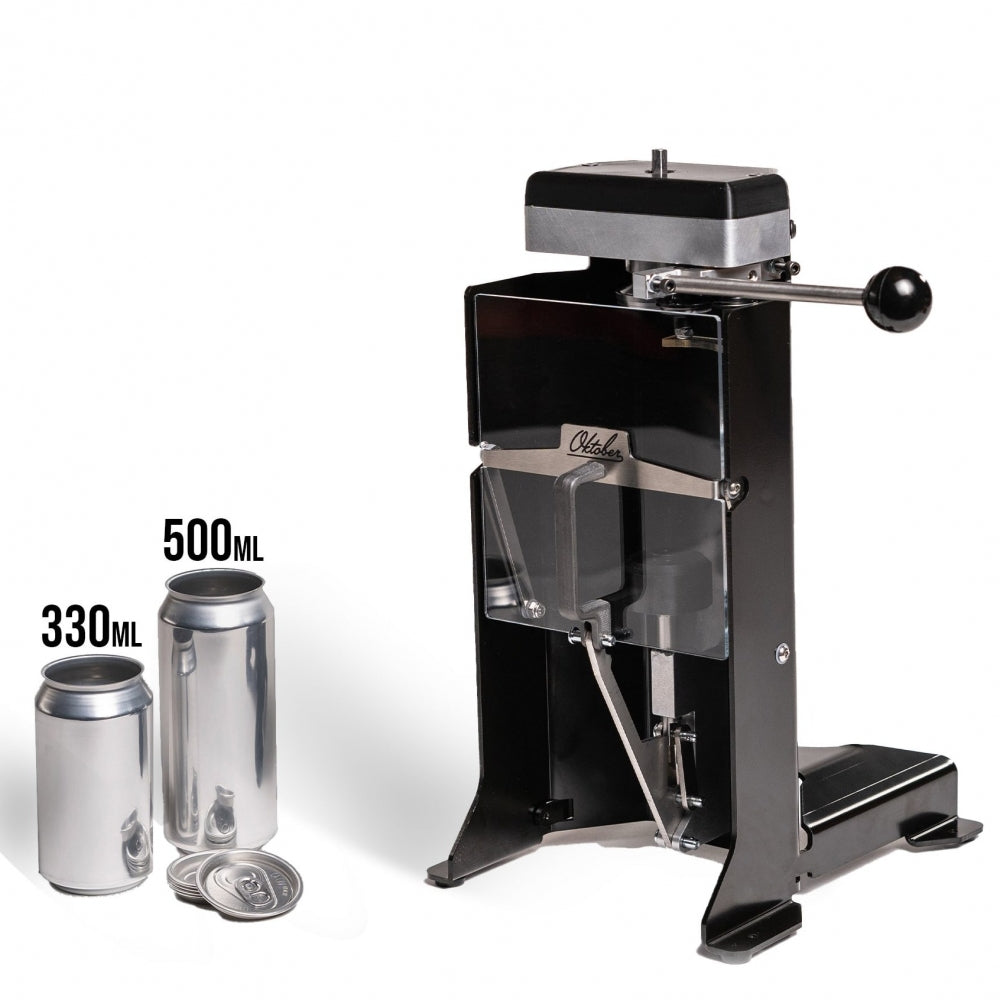 BenchMK Drill-Powered Can Seamer - boksmaskin fra Oktober Design vises ved siden av tomme 330 ml- og 500 ml-bokser med løse lokk på en hvit bakgrunn, perfekt for hjemmebryggere.