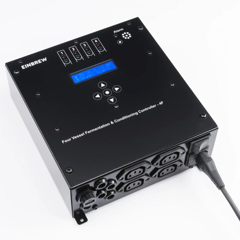 En svart Einbrew 4F - Fermentation Controller fra Einbrew, designet for bryggestyring med et digitalt display, merkede knapper og flere strømuttak, vises på en hvit bakgrunn.