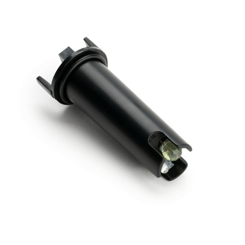 En svart sylindrisk plastkomponent med en delvis eksponert metallskrue, vist på hvit bakgrunn, er MI56P-proben fra Milwaukee til bruk med PH55 Pro og PH56 Pro pH-målere.