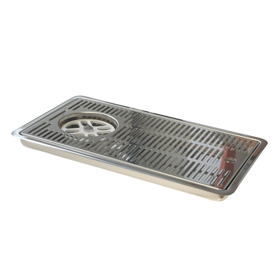 AEB Nedfelt Drip Tray med rinser og drenering, 40cm x 22cm i rustfritt stål, har slisset overflate og rund dreneringsseksjon på venstre side for effektiv oppsamling av væske.
