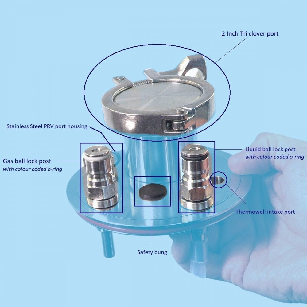 Keg King Universal Apollo trykklokk i rustfritt stål har en 2" tri-clamp-port, merkede gass- og væskelåsestolper, termobrønn-inntaksport og sikkerhetspropp. Kompatibel med Apollo SS Pressure Lid-hus.