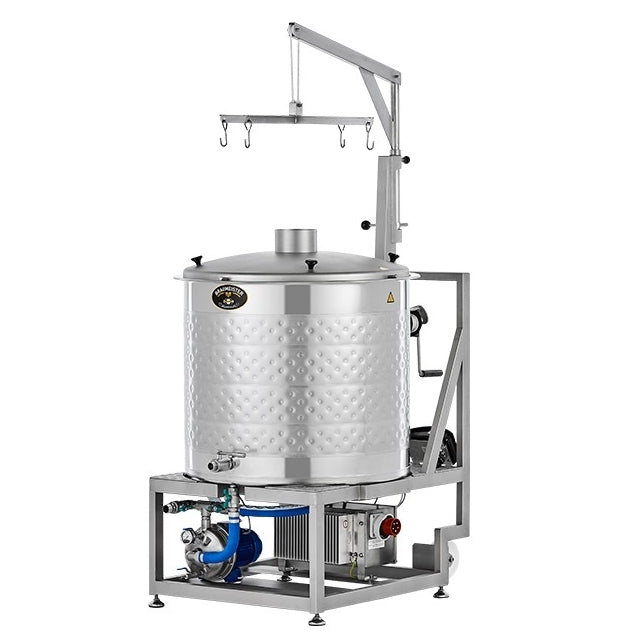 Speidel #Braumeister 200L - Bestillingsvare er en tank i rustfritt stål med lokk, metallramme, kontrollpanel, tappestuss og overliggende løftearm - perfekt for helautomatisk brygging eller som et profesjonelt Speidel bryggesystem.