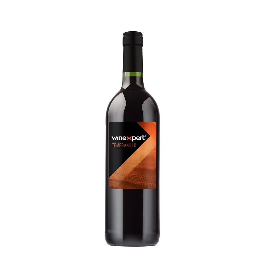 En flaske Winexpert Classic Vinsett Tempranillo fra Spania, med en mørk og oransje geometrisk etikettdesign.