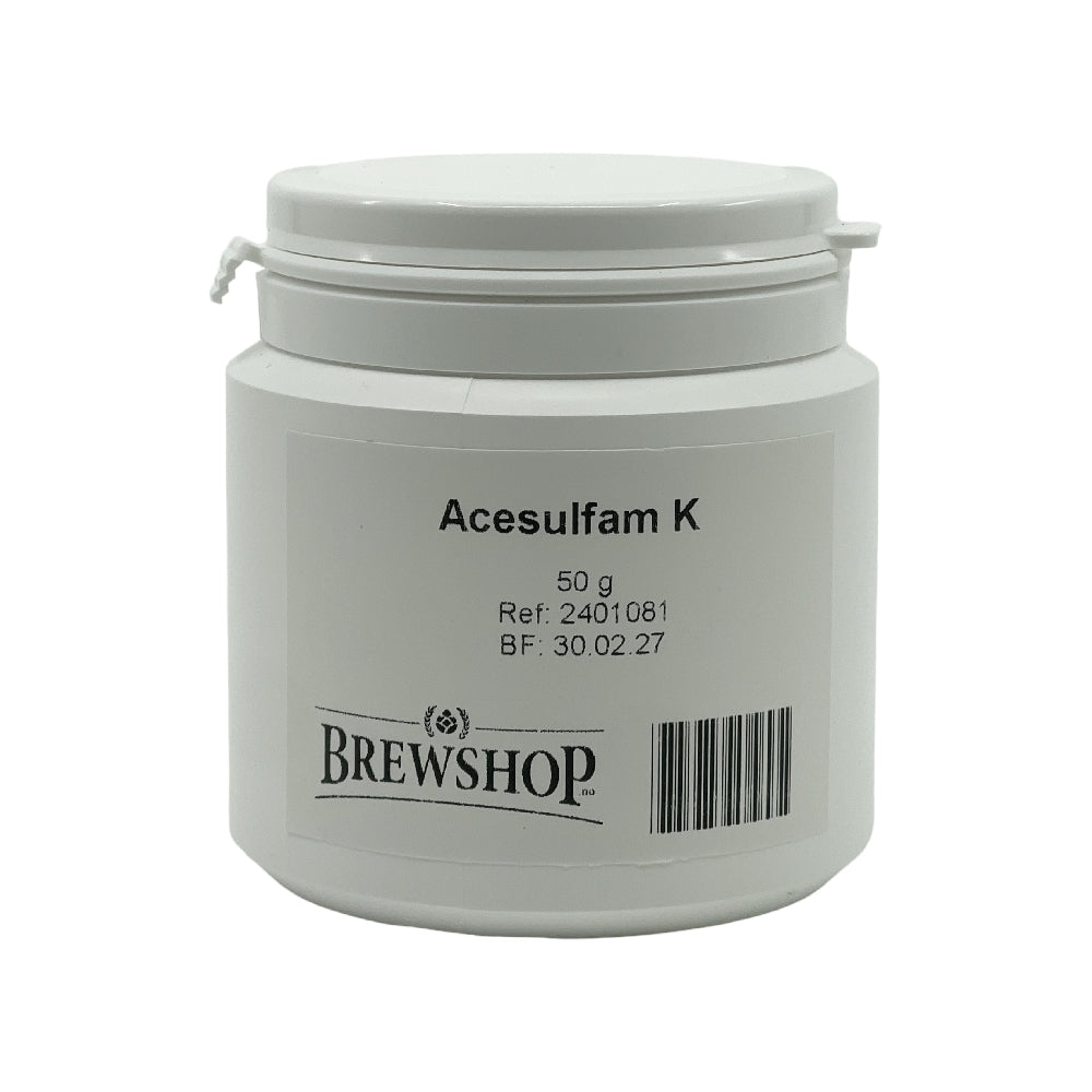 En hvit plastbeholder merket Acesulfam K 50 g fra Brewshop - et ideelt søtningsmiddel for cider - med produktreferanse, best før-dato, strekkode og Brewshop-logo.