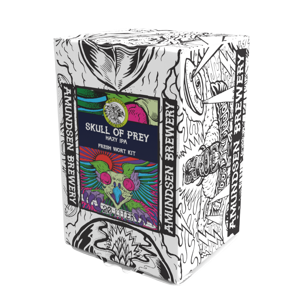 En hvit 20-liters eske med «Amundsen Skull of Prey Hazy IPA»-bryggesett, med fargerike illustrasjoner av hodeskaller og fugler på forsiden og markante svarte illustrasjoner på sidene.