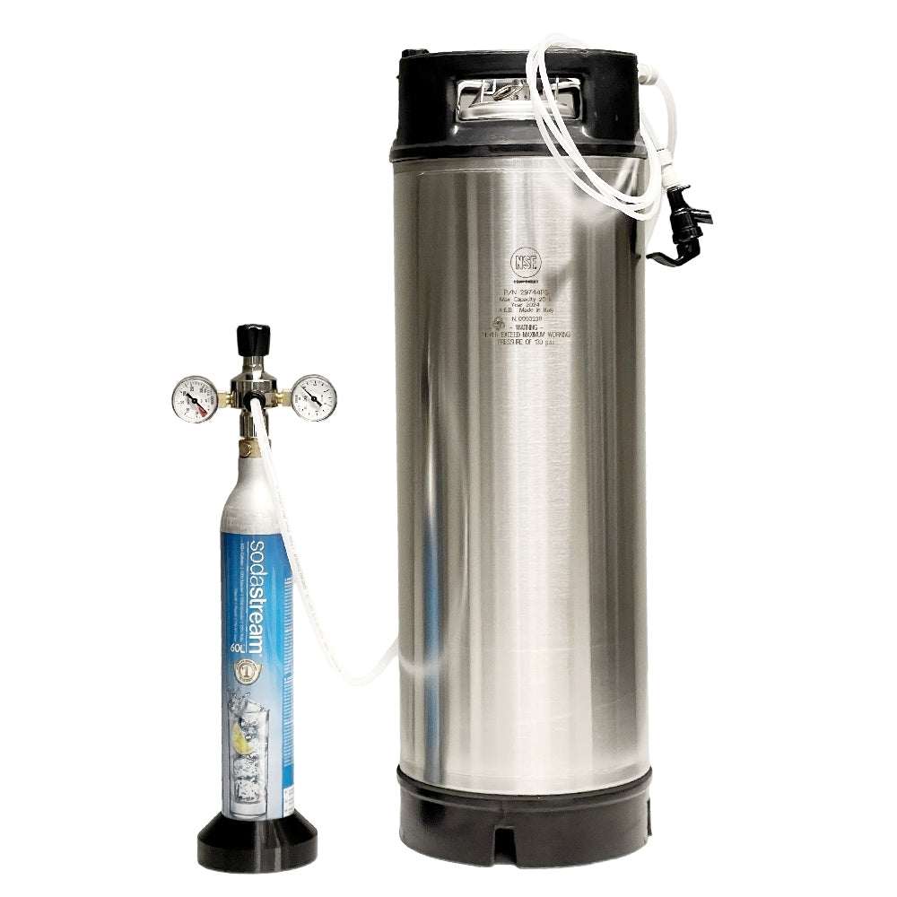 Brewshop Fatpakke 425g Sodastream inneholder et 20L Corneliusfat med pushfit hurtigkoblinger, perfekt for kullsyreholdige drikker - ideelt for din startsett ølbrygging.