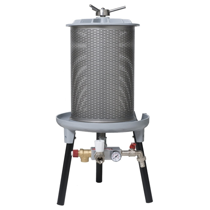 Grifo PEW20 Hydropress 20L er en rustfritt stål fruktpresse med manometer og ventiler på tre bein, perfekt for kaldpressing og det meste av produksjon av frukt eller vin.