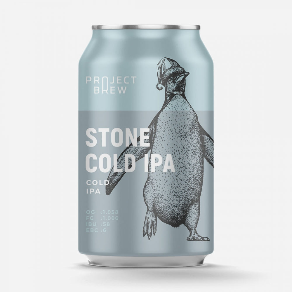 En lyseblå boks merket Stone Cold IPA - allgrain ølsett by Project Brew, har en pingvin i vinterlue og fremhever kraftige Citra-humlesmaker.