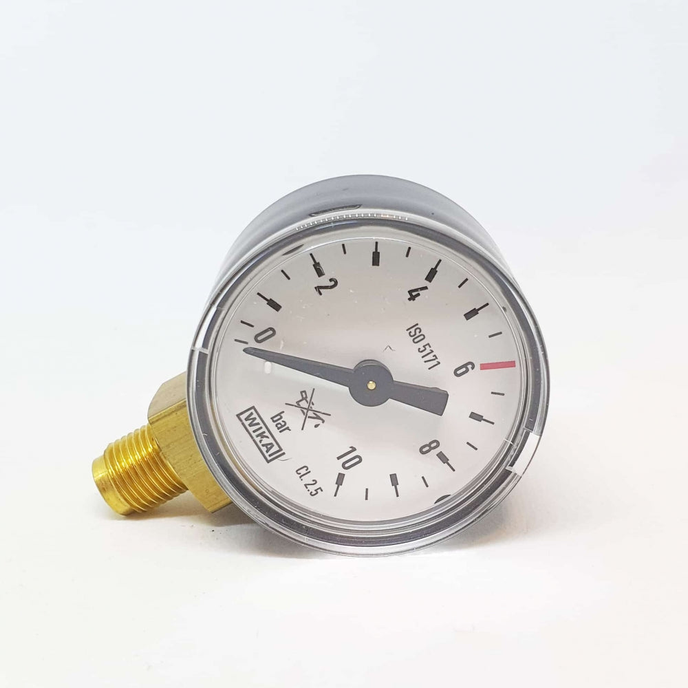 Oxyturbo Manometer 0-10 bar har et rundt analogt display med hvitt frontpanel, svarte markeringer og messingkontakt, og viser en avlesning på ca. 5,2 innenfor måleområdet.