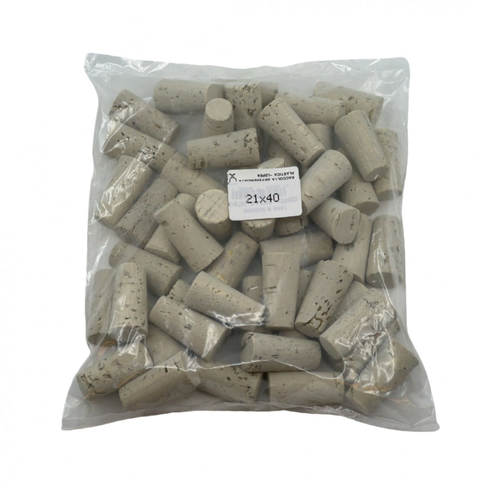 En gjennomsiktig plastpose med 50 Enolandia Konisk vinkork (21x40 mm), merket med et hvitt klistremerke i midten.
