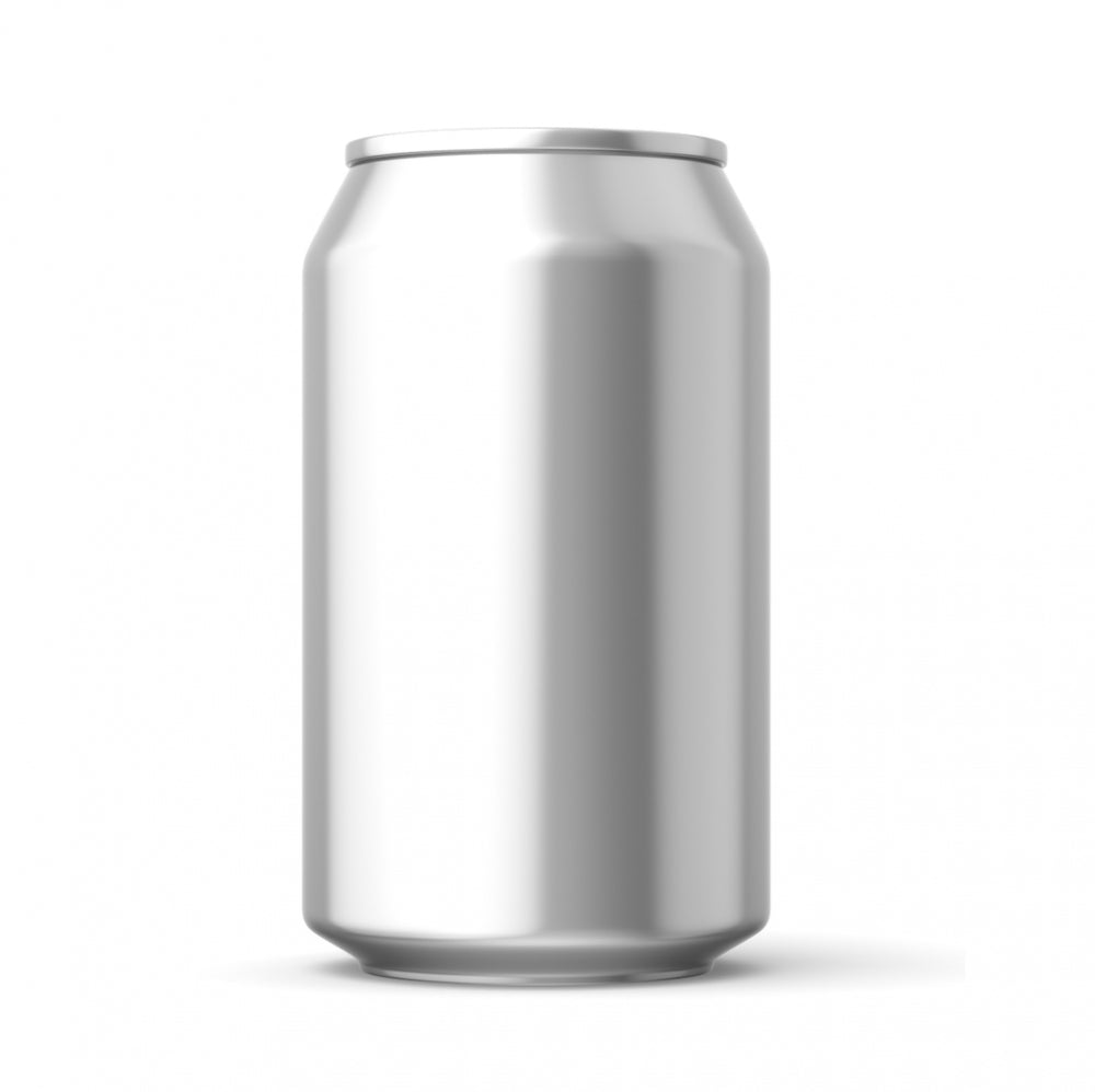 En 330 ml ølboks sølv fra Canpack står oppreist mot en hvit bakgrunn, og viser det minimalistiske designet på boksene deres og samsvar med moderne emballasjeavgiftsstandarder.