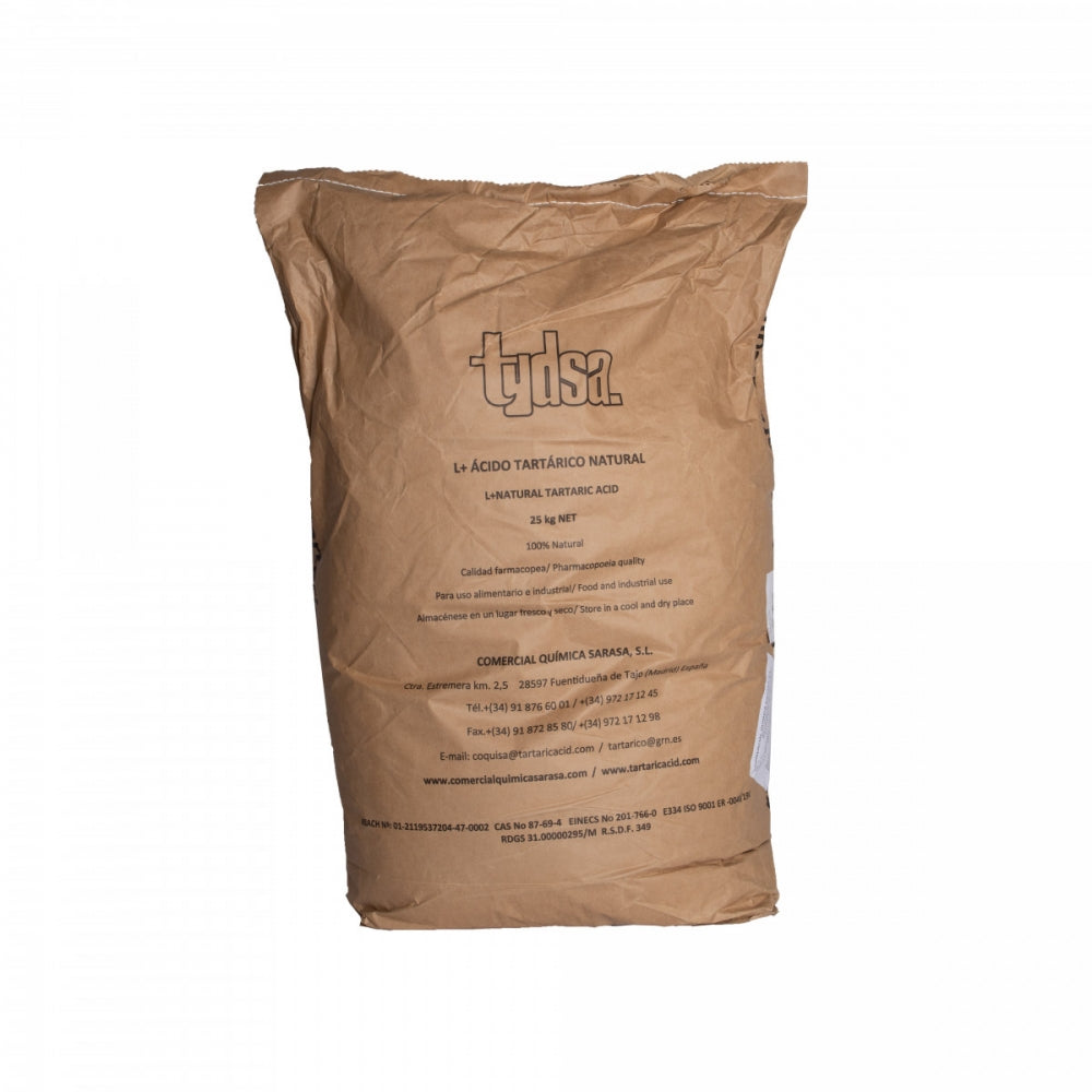 En stor brun papirpose merket Vinoferm Vinsyre 25 kg - Vinsyre inneholder naturlig vinsyre, med påtrykt kontakt- og produktinformasjon, inkludert anbefalt dosering.