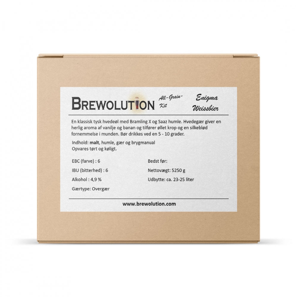 En brun pappeske merket Brewolution inneholder Enigma Weissbier allgrain ølsett, med produktdetaljer på dansk, inkludert ingredienser, alkoholprosent og bryggeinformasjon for å lage Weissbier.