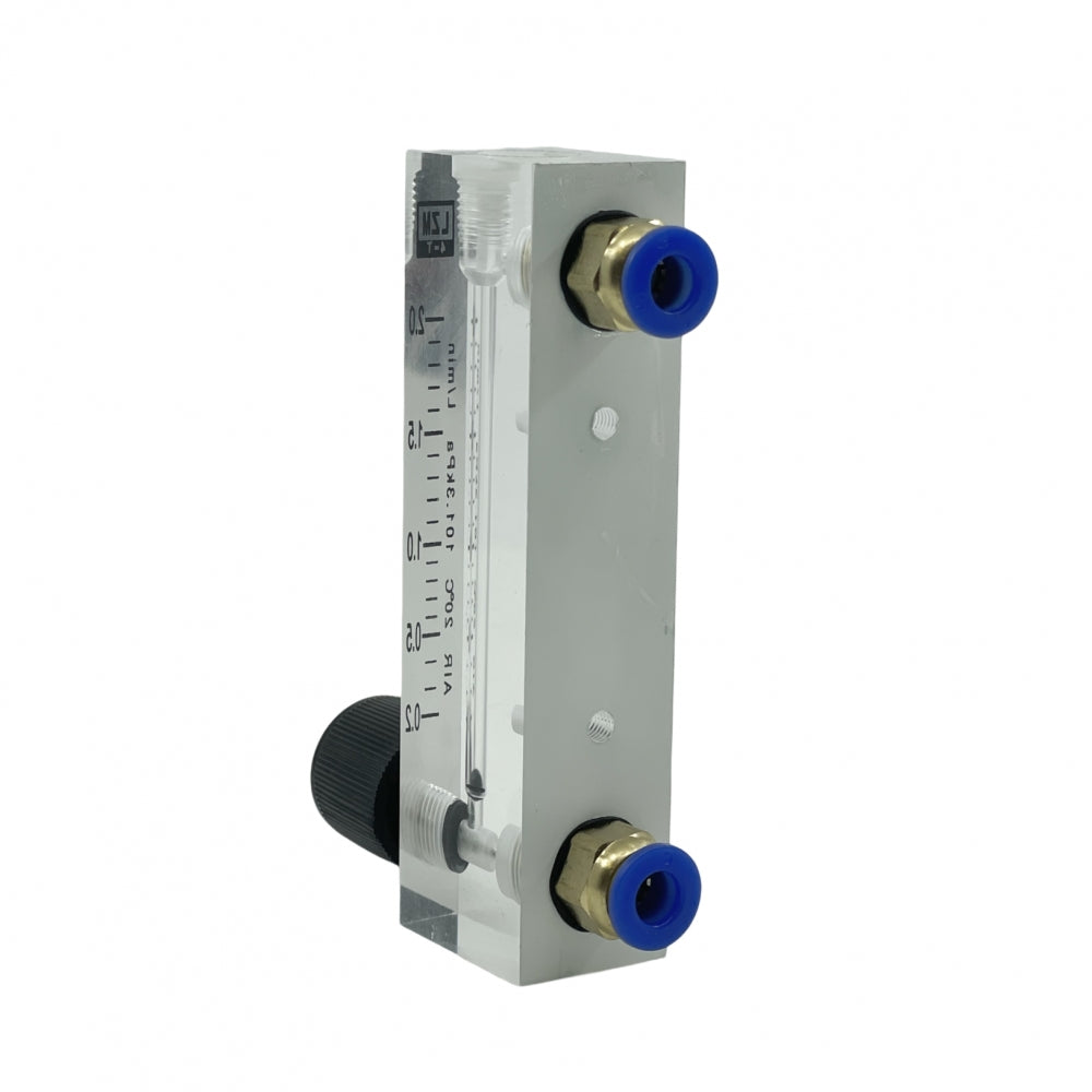 Brewshop Oksygen Flow Meter med 1/4" pushfit hurtigkobling er et klart plast- og blått måleinstrument, ideelt for nøyaktig oksygenering av vørter.