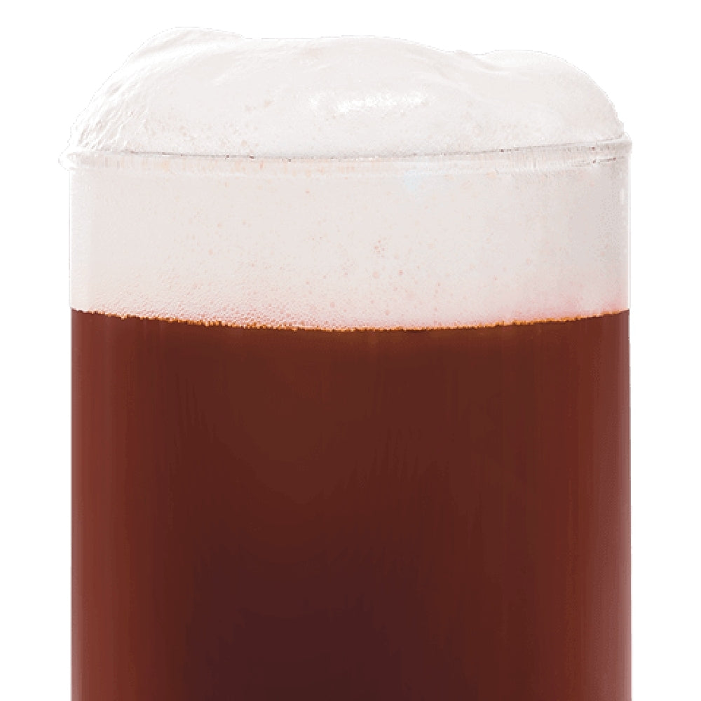 Et nærbilde av et glass fylt med en mørk drikk og tykt hvitt skum viser den rike karakteren som BEST Melanoidin Light (40-60 EBC) 100G fra Bestmalz har gitt under maltblandingen.