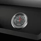 Nærbilde av en rund temperaturmåler i en svart overflate som viser rundt 300°F på Napoleon Freestyle 365, sort Gassgrill.