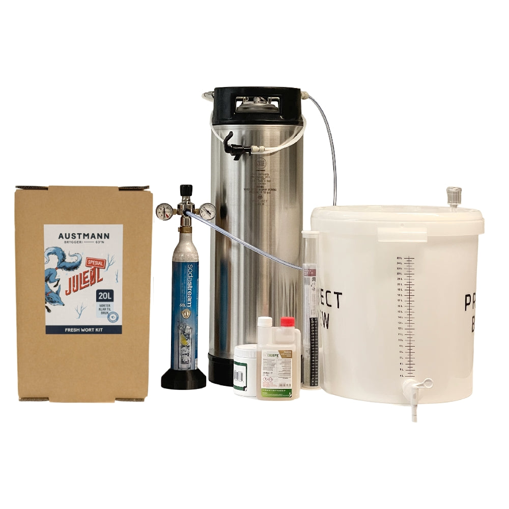 Simply Juleøl – Komplett startpakke med Austmann Juleøl Spesial 20L Fresh Wort Kit for hjemmebrygging av øl, inkluderer gjæringsbøtte, fat, CO2-patron, ingrediensboks, desinfeksjonsmiddel og målebeger. Perfekt for å brygge din egen Austmann Juleøl Spesial eller prøve deg på andre Fresh Wort Kits hjemme.
