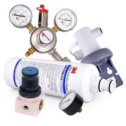 Lindr Tilbehørskit for Lindr Soda Exclusive vanndispenser med kullsyre, for standard CO2 flaske: inkluderer trykkregulator, CO2-regulator, filterpatron og koblinger. Perfekt kompletterende sett vist på hvit bakgrunn.