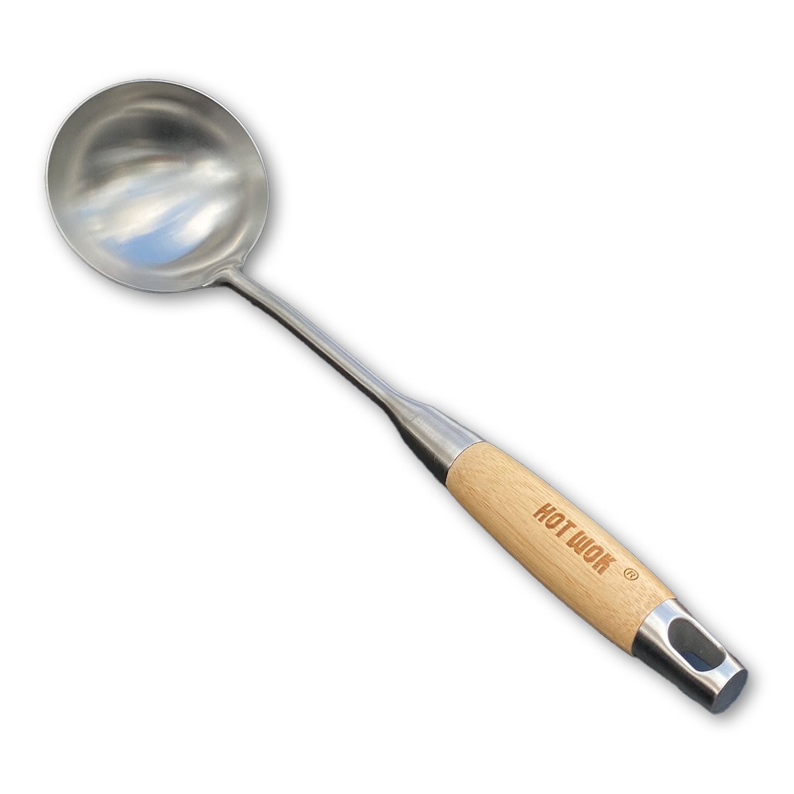 Wok Øse - Hot Wok er en rustfritt stål wok øse med trehåndtak og metallende, fra merket HotWok.