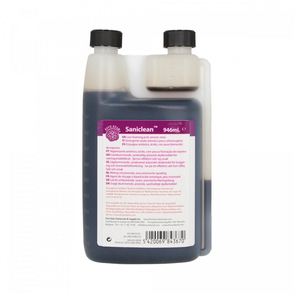 En 9,4 dl (32 oz) flaske med Five Star Chemicals Saniclean lavtskummende skyllemiddel med to målekamre og en etikett med bruks- og sikkerhetsinformasjon for effektiv rengjøring av utstyr.