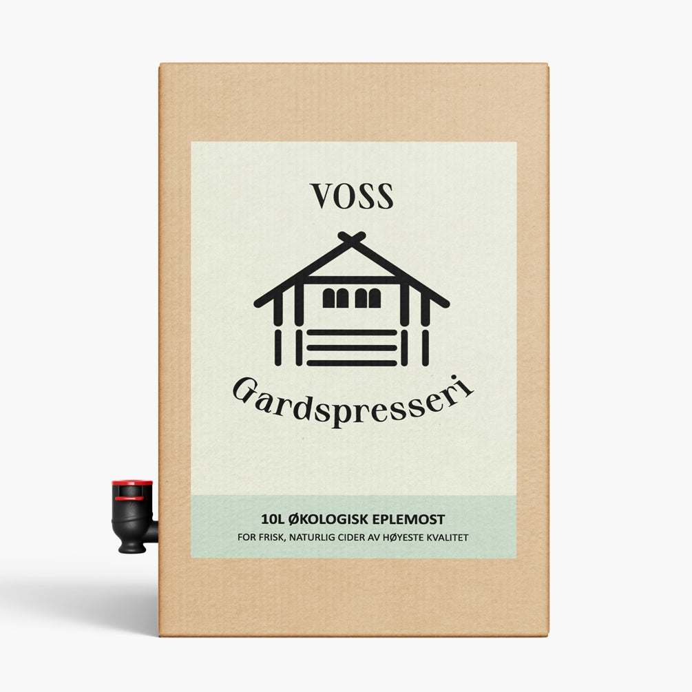 Project Brew's 10L Cider Kit - Med økologisk eplemost fra Voss Gardspresseri har eske med husillustrasjon, norsk tekst, svart tappekran-ideell for hjemmebrygging eller som del av ditt cider kit. Begrenset utgave.