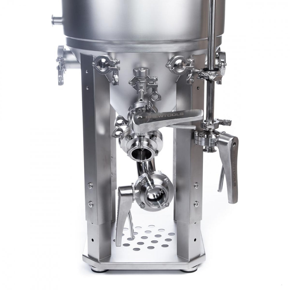 Brewtools F40 Unitank fra Brewtools er en konisk gjæringstank i rustfritt stål med flere ventiler, klemmer og en slisset bunnplate - ideell for hjemmebrygging og profesjonell gjæring.