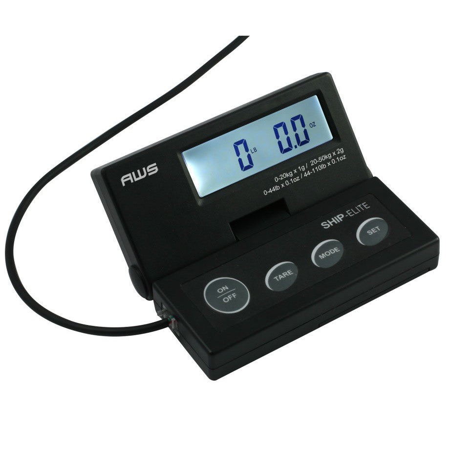 Vekt 50kg fra American Weigh Scales med LCD-skjerm, viser 0,0 oz, kontrollknapper (ON/OFF, TARE, MODE, SET), kapasitet opp til 50 kg og støtte for adapter med europeisk stikkontakt.