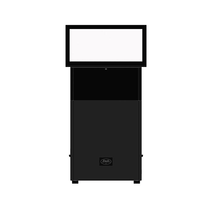En svart, rektangulær kiosk med en blank, hvit skjerm på toppen og en solid base, som ligner Lindr KONTAKT 60/K Vision Green Line-tappetårn fra Lindr, sett forfra mot en hvit bakgrunn.