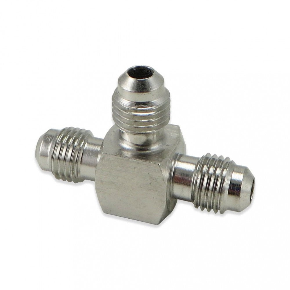 Brewshop CO2 T-stykke 1/4" MFL er en rustfritt stål T-kobling med tre gjengede ender, ideell for tilkobling av rør eller slanger i hydrauliske eller pneumatiske systemer.