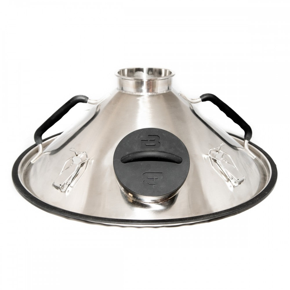 Brewtools Avtrekkshatt til Brewtools B150pro er et lokk i rustfritt stål med to svarte håndtak, sentral gummipakning, topplokk og låseklips for sikker forsegling på B150pro-bryggekjelen.
