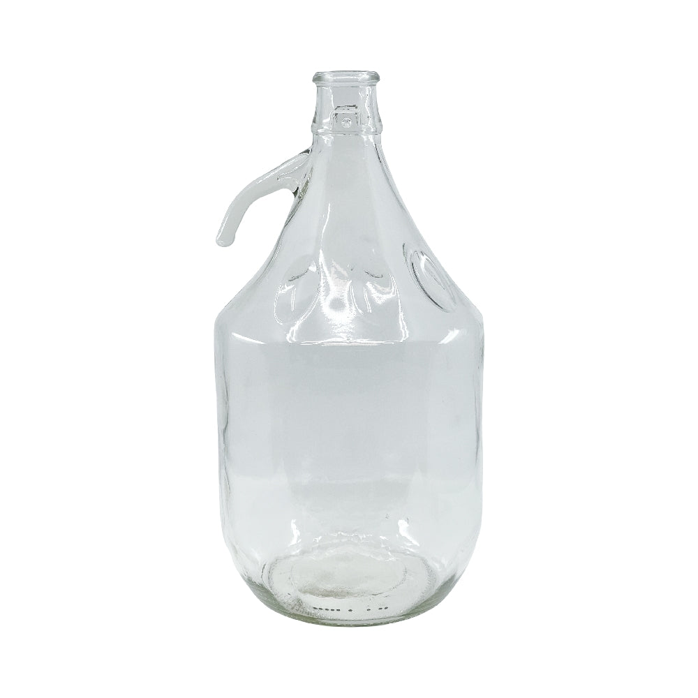 Enolandia 5L Glassballong/Demijohn er en tom glasskanne med liten tut og håndtak, som står oppreist på en enkel, hvit bakgrunn - perfekt for fermenteringsprosjekter.